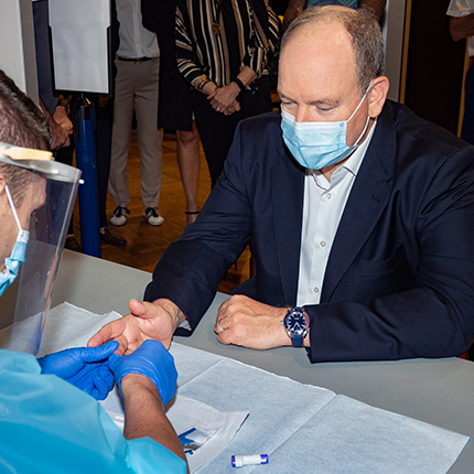 Visit by H.S.H. Prince Albert II to the two Covid-19 serological screening centres