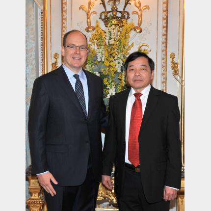 Remise des lettres de créance de S.E.  M. Kinh Tai LE, Ambassadeur Extraordinaire et...