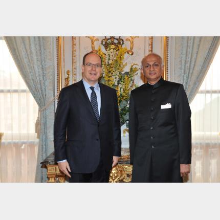 Remise des lettres de créance de S.E. M. Ranjan MATHAI, Ambassadeur Extraordinaire et...
