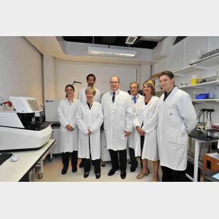 Visite de S.A.S le Prince Albert II à l'Institut Pasteur, à Paris