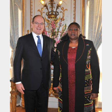Cérémonie de remise des lettres de créance de S.E. Mme Dolana MSIMANG, Ambassadeur...
