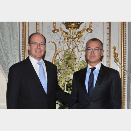 Remise de lettres de créance de S.E. M. Hugues MORET,Ambassadeur Extraordinaire et...